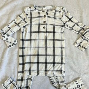 Lou Lou & Company  3T white/black top and bottom set